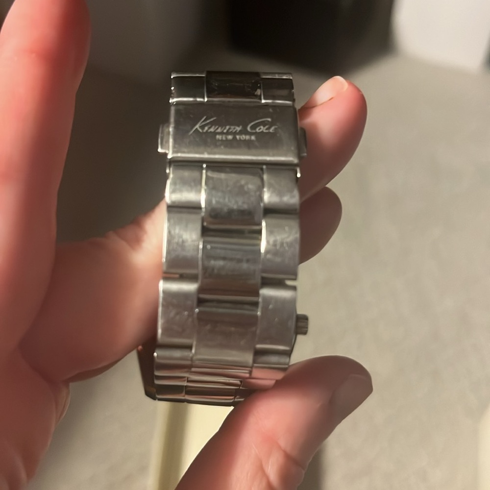 Kenneth Cole watch - Picture 4 of 5